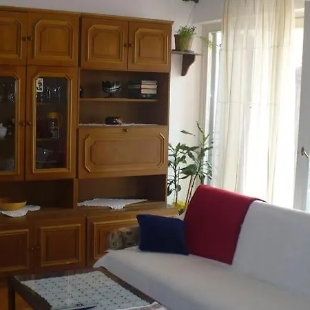 Cozy In Apartment Punat